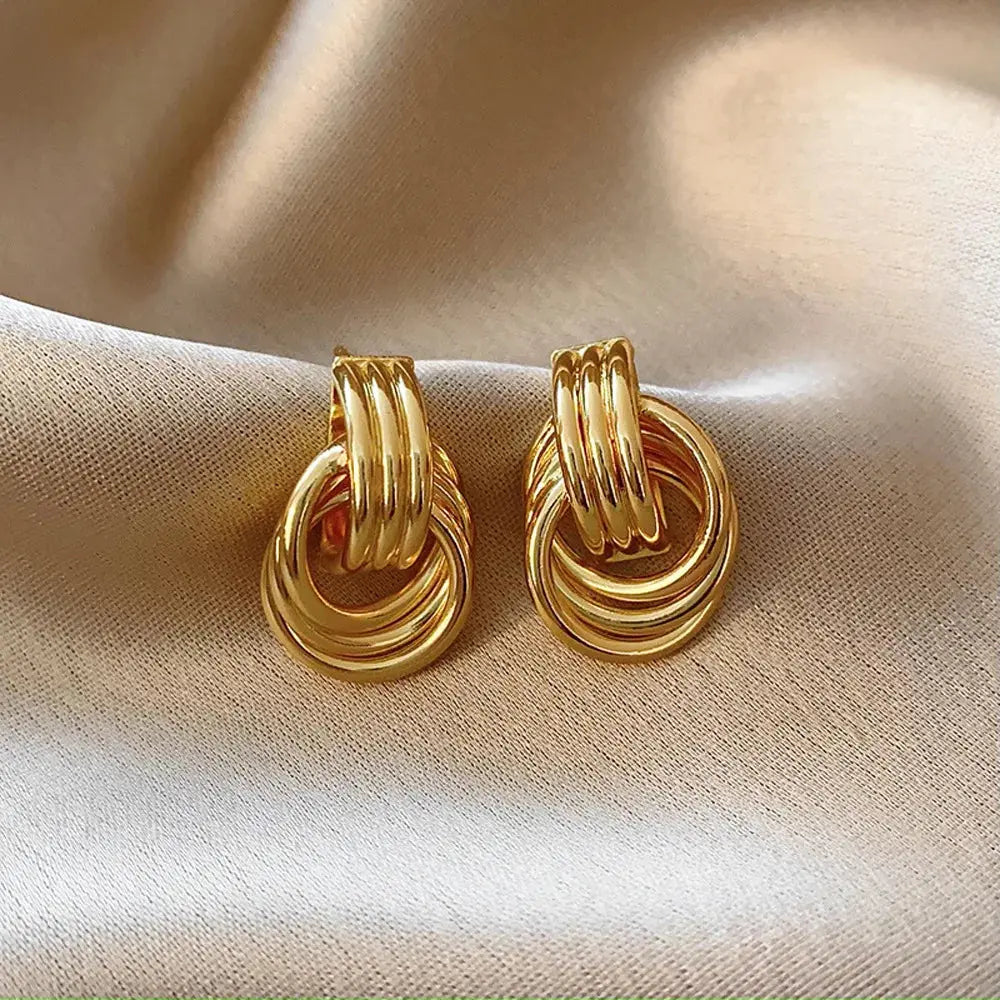Geometric Fan-Shaped Earrings – Irregular Striped Gold Statement